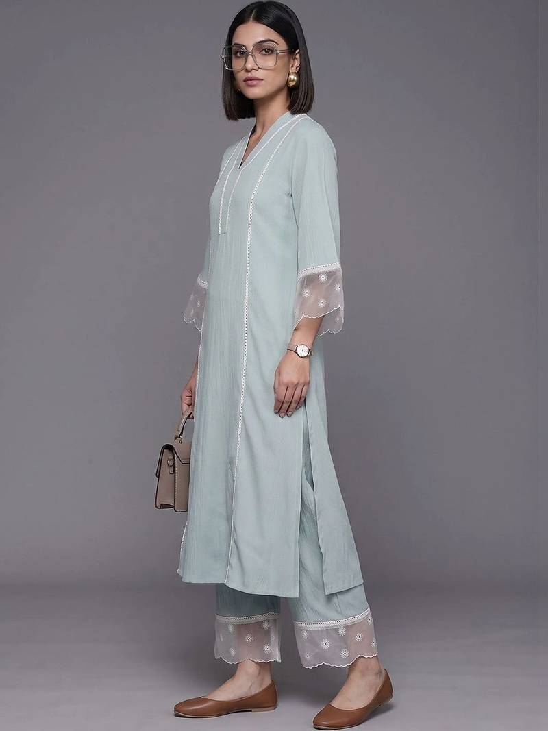women regular silk crepe kurta with trousers