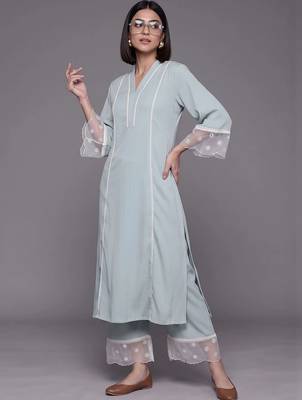 women regular silk crepe kurta with trousers 4
