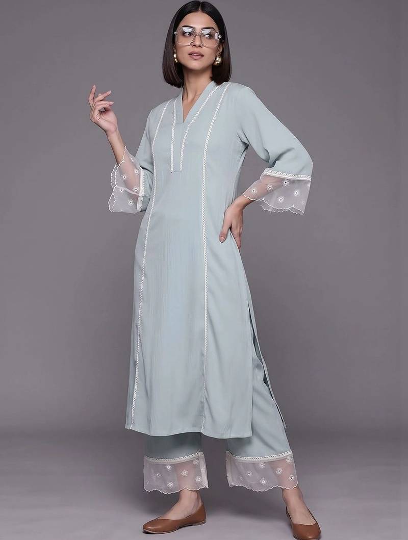 women regular silk crepe kurta with trousers