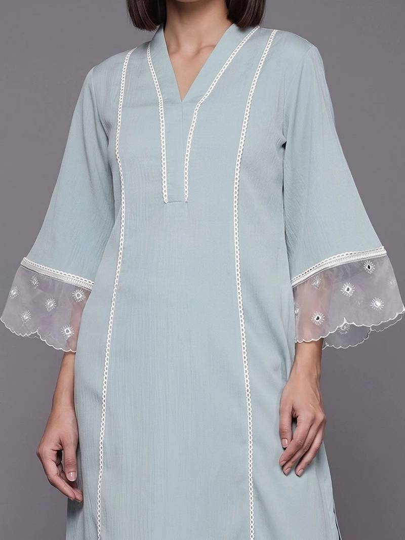 women regular silk crepe kurta with trousers