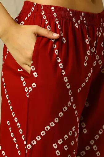 women printed regular cotton kurta with trousers