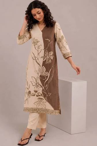 women floral printed regular kurta with trousers