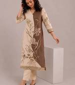 women floral printed regular kurta with trousers