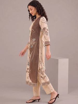 women floral printed regular kurta with trousers 2