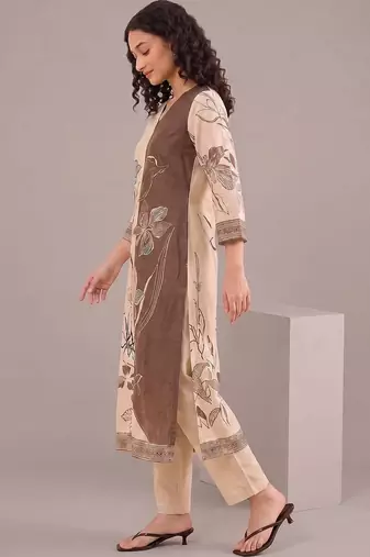 women floral printed regular kurta with trousers