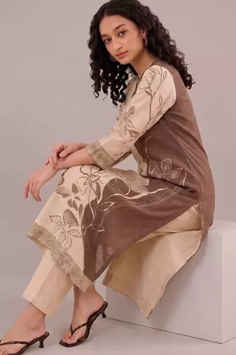 women floral printed regular kurta with trousers