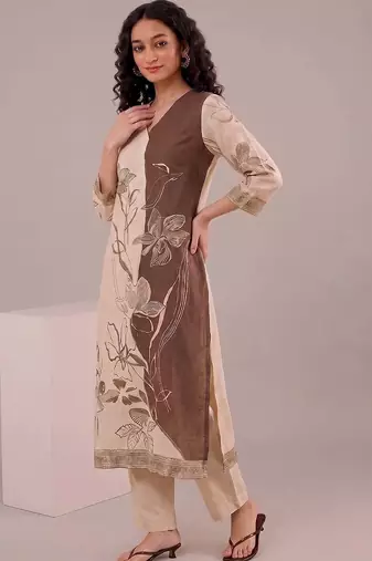 women floral printed regular kurta with trousers