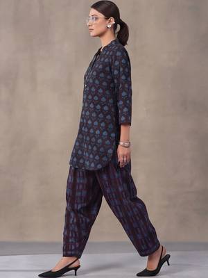 women ethnic motifs printed regular cotton kurti with farshi salwar 2