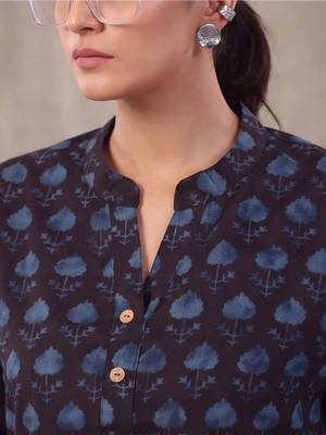 women ethnic motifs printed regular cotton kurti with farshi salwar 4