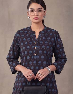women ethnic motifs printed regular cotton kurti with farshi salwar 5