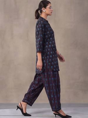 women ethnic motifs printed regular cotton kurti with farshi salwar 6