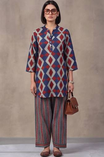 women printed regular cotton kurti with farshi salwar