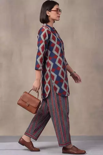 women printed regular cotton kurti with farshi salwar