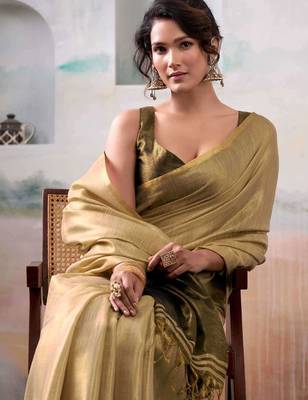 Gold woven design tissue zari weaving saree with contrast blouse piece 3