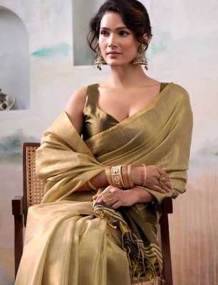 Gold woven design tissue zari weaving saree with contrast blouse piece 4