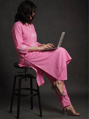 women ethnic motifs embroidered regular thread work kurta with trousers 5