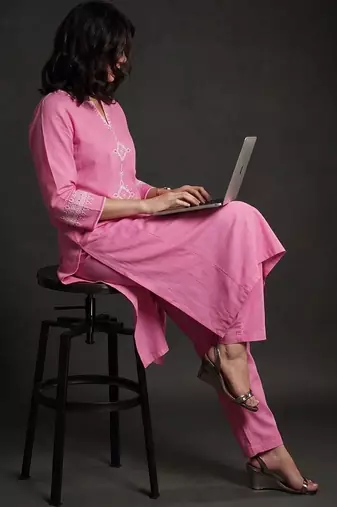 women ethnic motifs embroidered regular thread work kurta with trousers