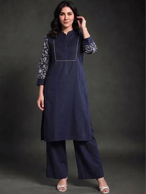 women ethnic motifs embroidered regular thread work kurta with palazzos 4