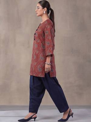 women paisley printed regular cotton kurti with farshi salwar 6