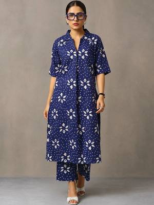 women printed regular cotton kurta with palazzos 1