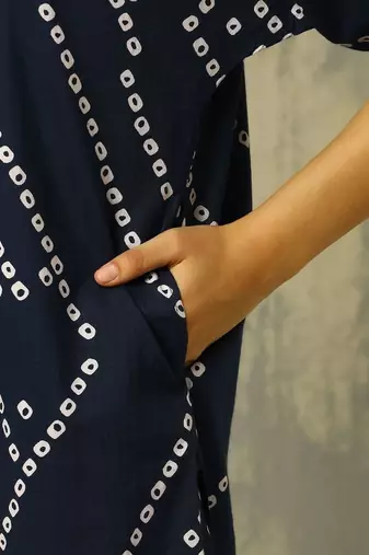 women printed regular cotton kurta with trousers
