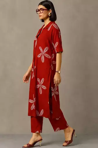 women floral printed regular cotton kurta with trousers