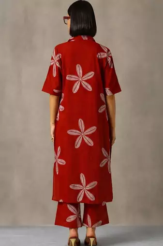 women floral printed regular cotton kurta with trousers