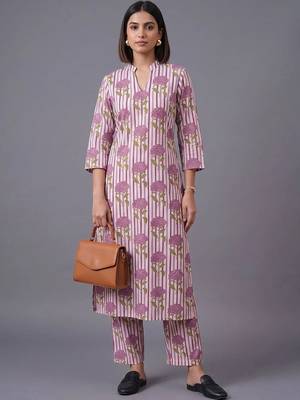 women printed regular kurta with trousers 1