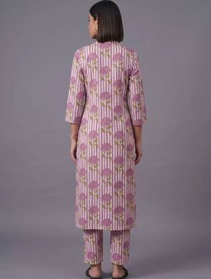 women printed regular kurta with trousers 3