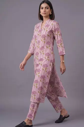 women printed regular kurta with trousers