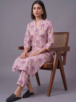 women printed regular kurta with trousers 7