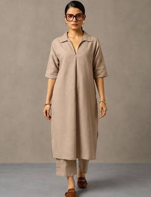 women regular kurta with trousers 1