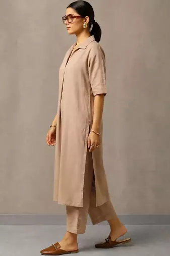 women regular kurta with trousers