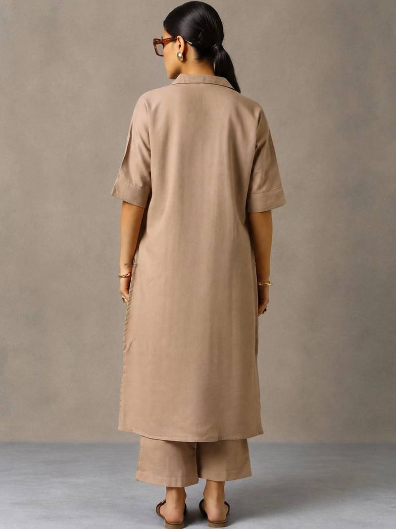 women regular kurta with trousers