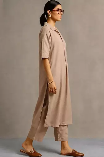 women regular kurta with trousers
