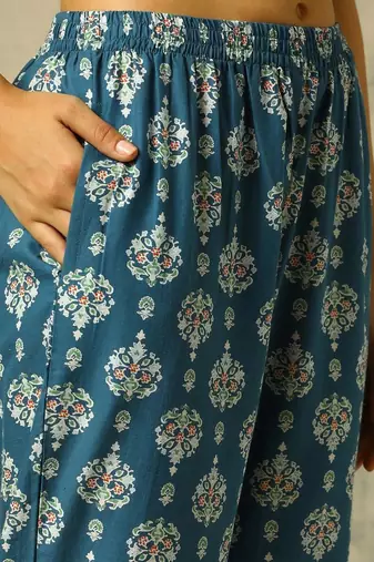 women ethnic motifs printed regular cotton kurta with trousers