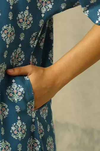 women ethnic motifs printed regular cotton kurta with trousers