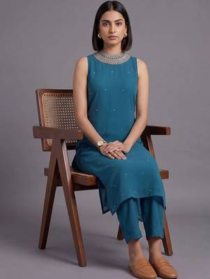 women regular beads and stones kurta with trousers 7