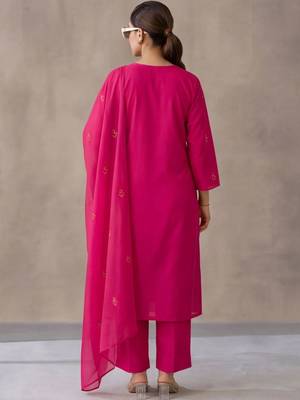 women ethnic motifs embroidered regular thread work cotton kurta with trousers & with dupatta 3