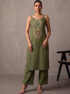 women ethnic motifs embroidered regular mirror work kurta with trousers 1