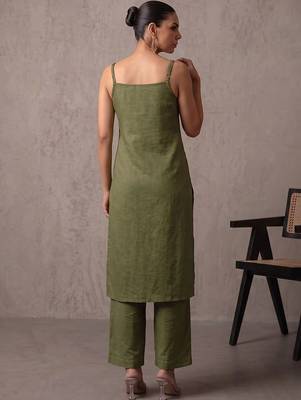 women ethnic motifs embroidered regular mirror work kurta with trousers 3