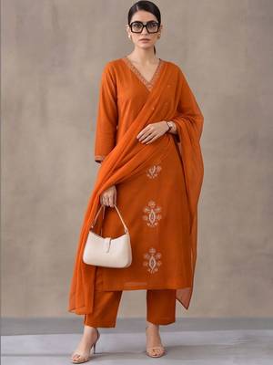 women ethnic motifs embroidered regular thread work cotton kurta with trousers & with dupatta 1
