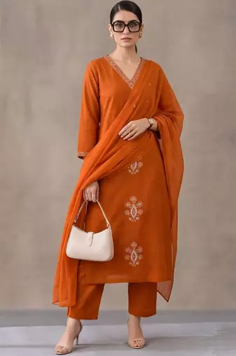 women ethnic motifs embroidered regular thread work cotton kurta with trousers & with dupatta