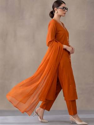 women ethnic motifs embroidered regular thread work cotton kurta with trousers & with dupatta 2