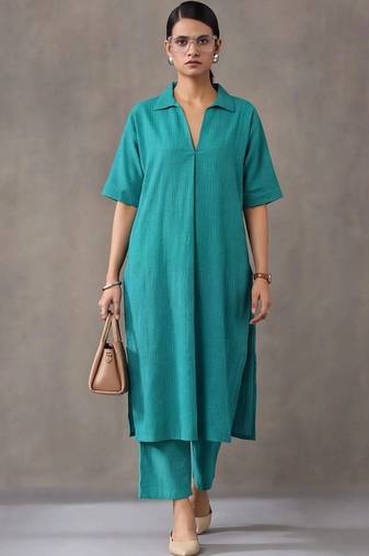 women striped regular cotton kurta with trousers