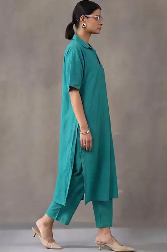 women striped regular cotton kurta with trousers