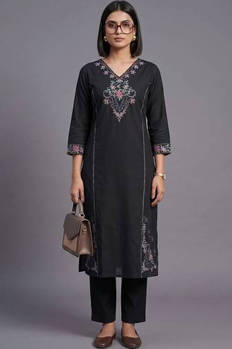 women ethnic motifs embroidered regular thread work kurta with trousers