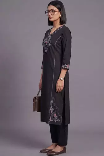 women ethnic motifs embroidered regular thread work kurta with trousers