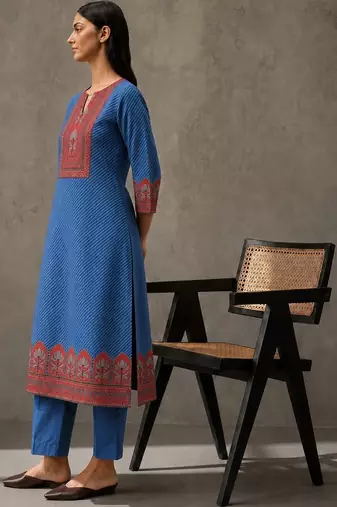 women ethnic motifs printed regular kurta with trousers