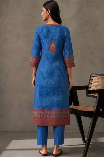 women ethnic motifs printed regular kurta with trousers